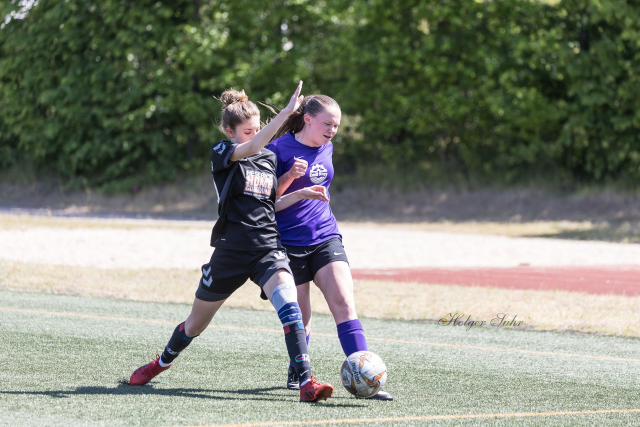 Bild 90 - wBJ SV Henstedt Ulzburg - TuS Rotenhof : Ergebnis: 12:0